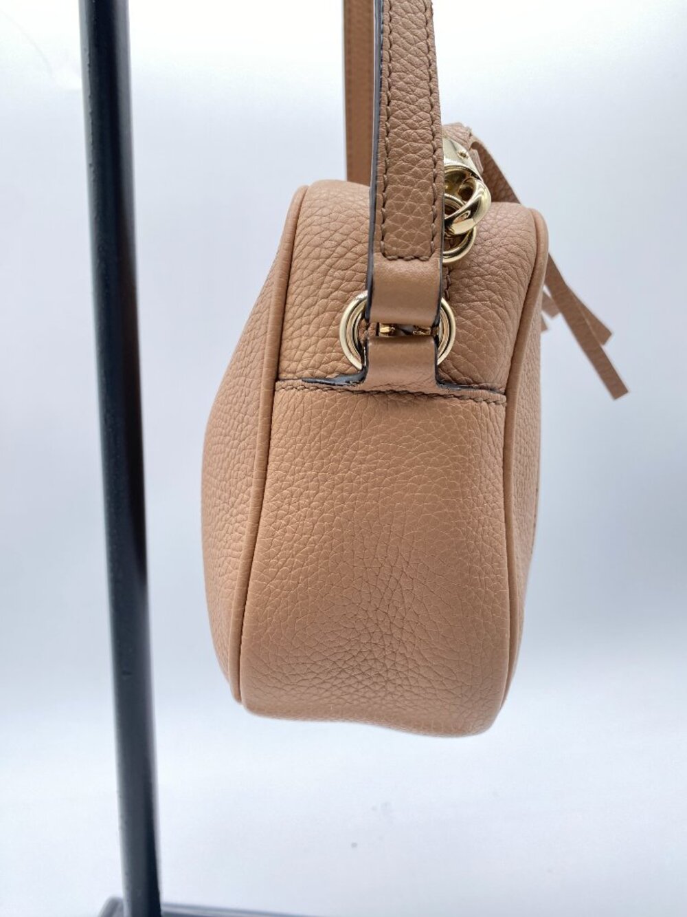 Gucci Pebbled Calfskin Small Soho Disco Bag in Camelia 🤎 Lucia - Picture 4 of 14